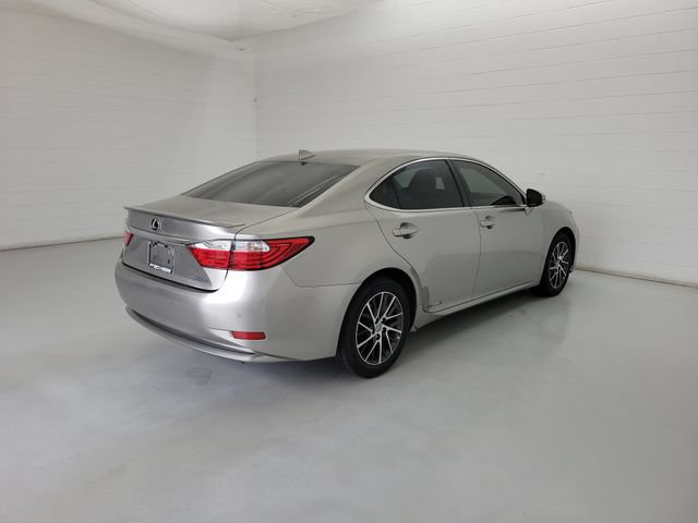 Used 2015 Lexus ES 300h w/ Navigation System Package FWD image 5