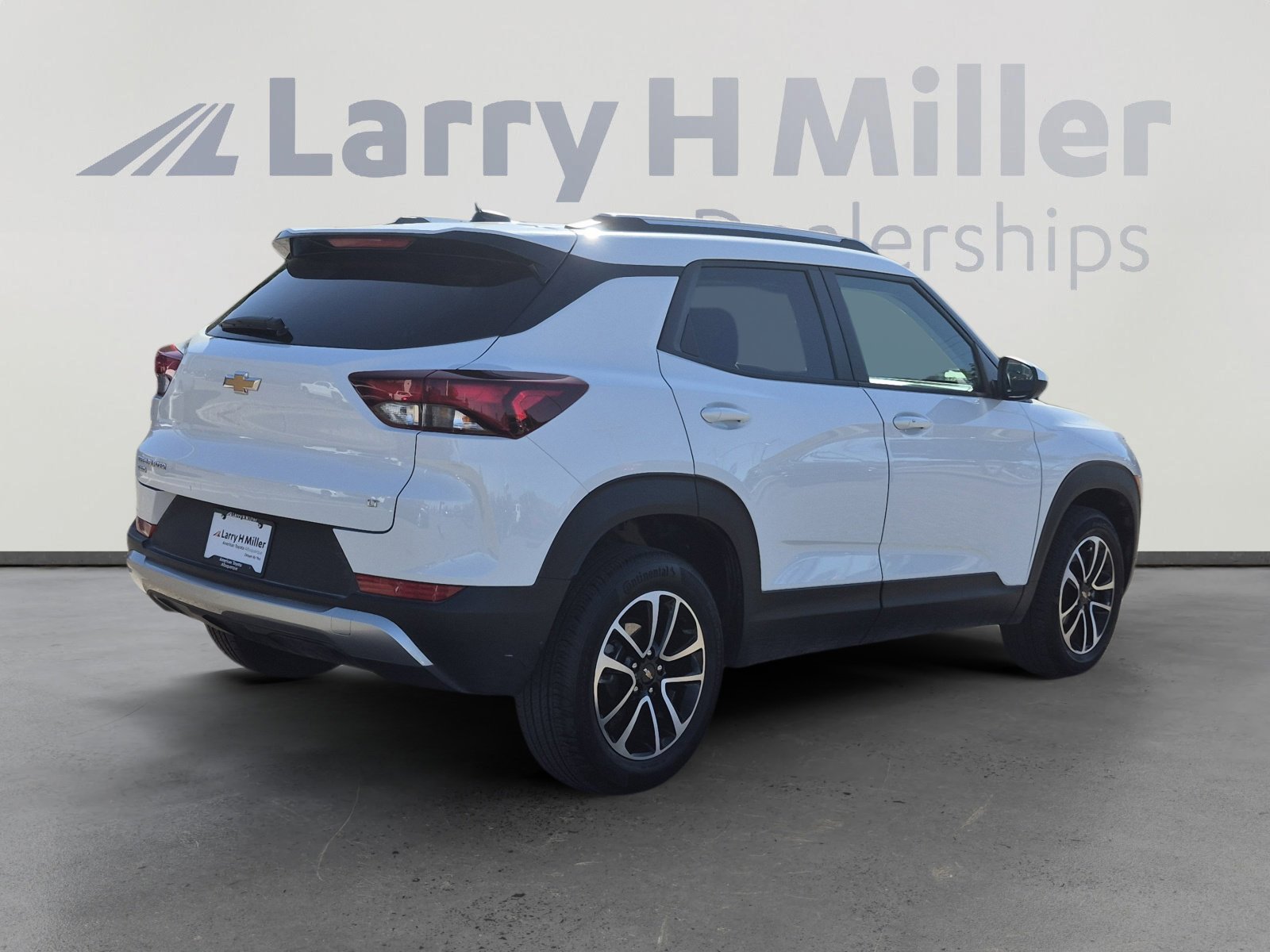 Used 2025 Chevrolet TrailBlazer LT AWD/4WD image 9