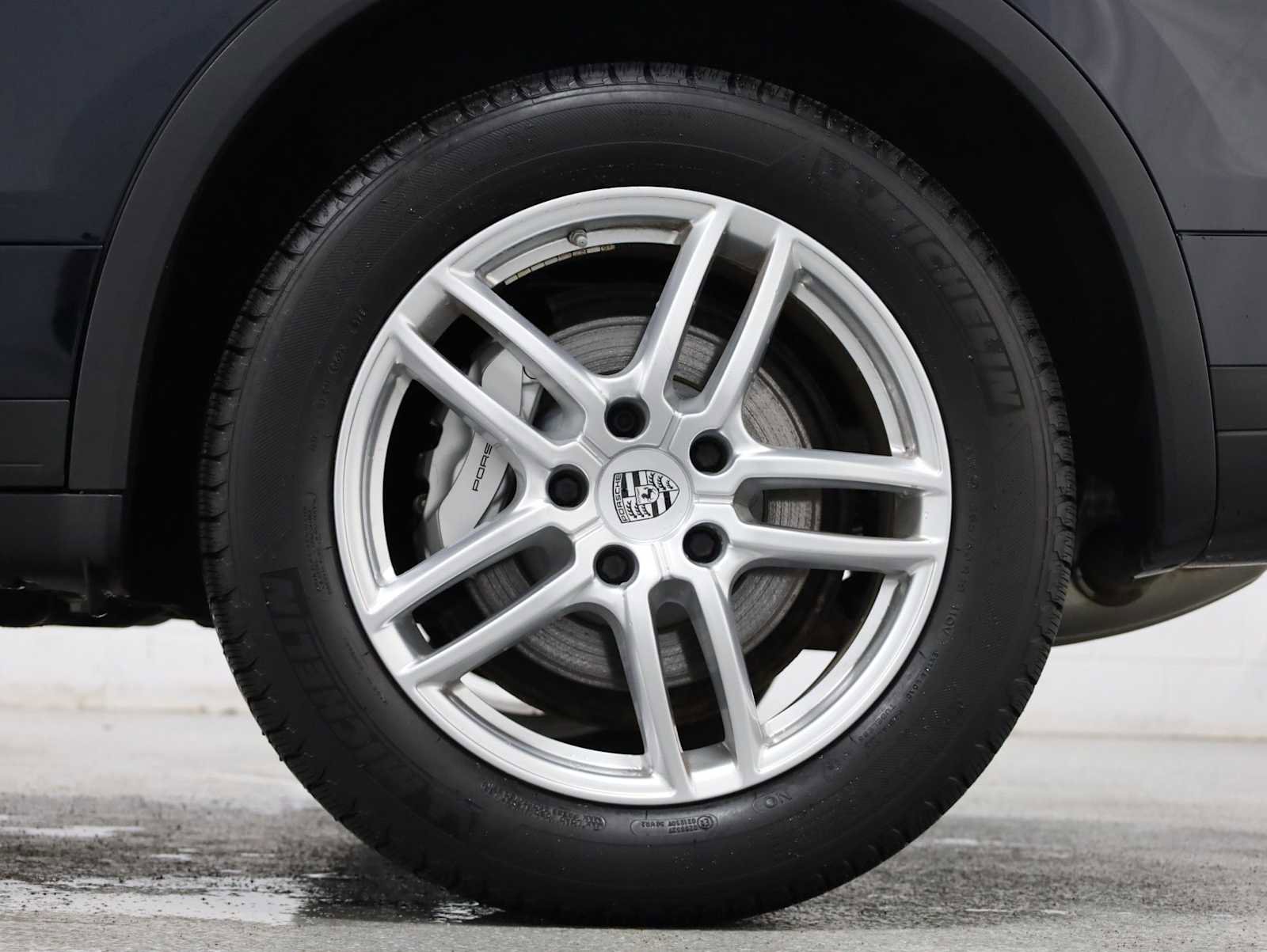 Used 2015 Porsche Cayenne S AWD/4WD image 39