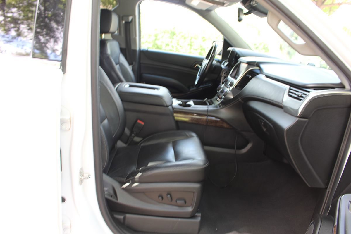 Used 2020 Chevrolet Suburban LT RWD image 19