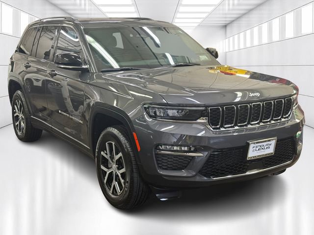 Used 2025 Jeep Grand Cherokee Limited w/ Trailer Tow Package image 3