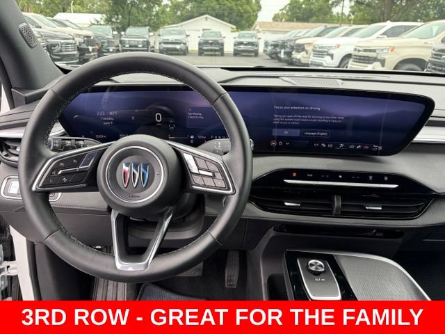 Certified 2025 Buick Enclave Preferred FWD image 18