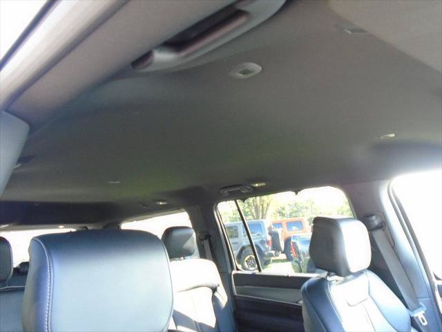 Certified 2025 Jeep Wagoneer Series II w/ Convenience Group I AWD/4WD image 18