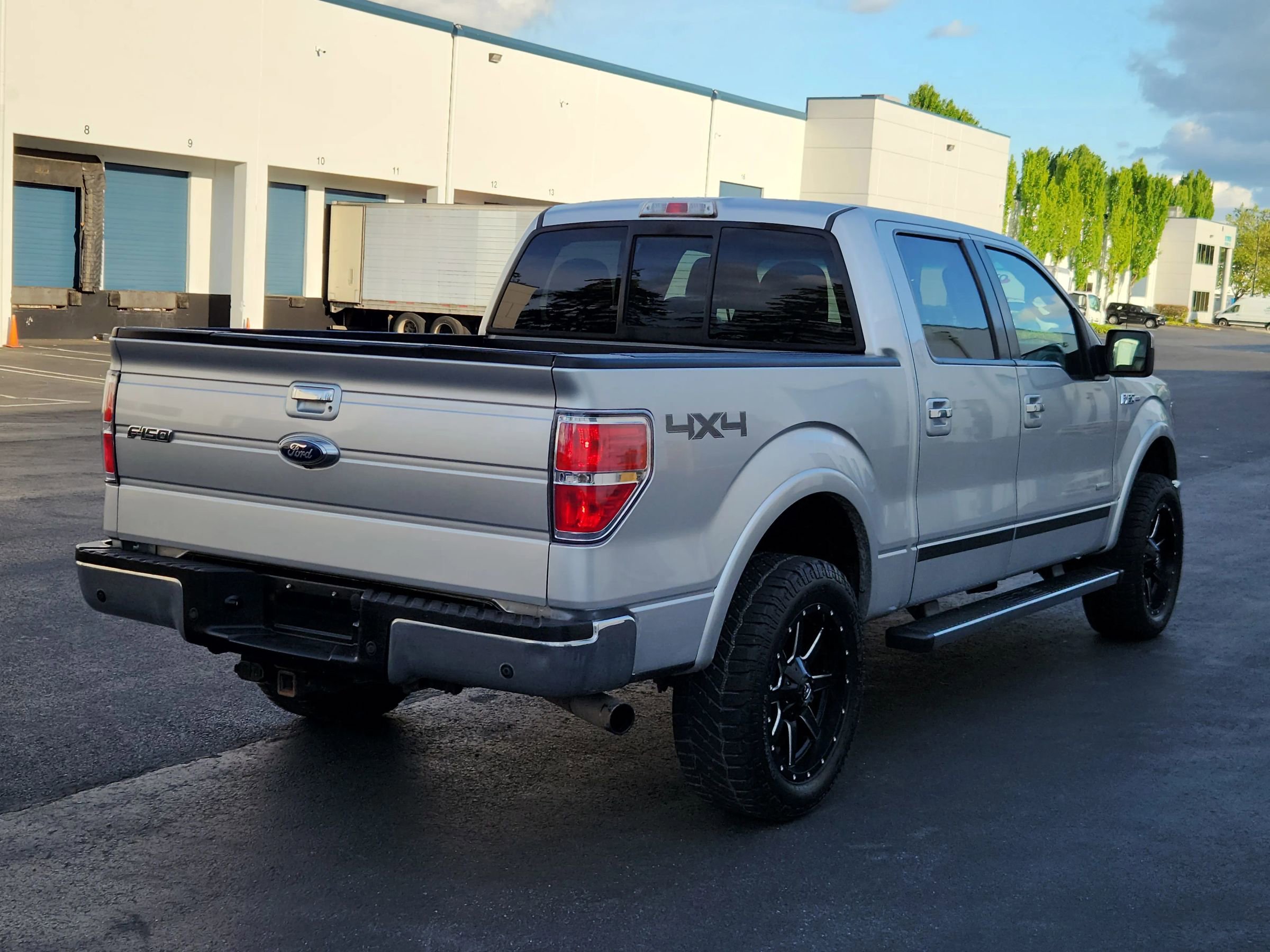 Used 2014 Ford F150 Lariat w/ Equipment Group 502A Luxury AWD/4WD image 4