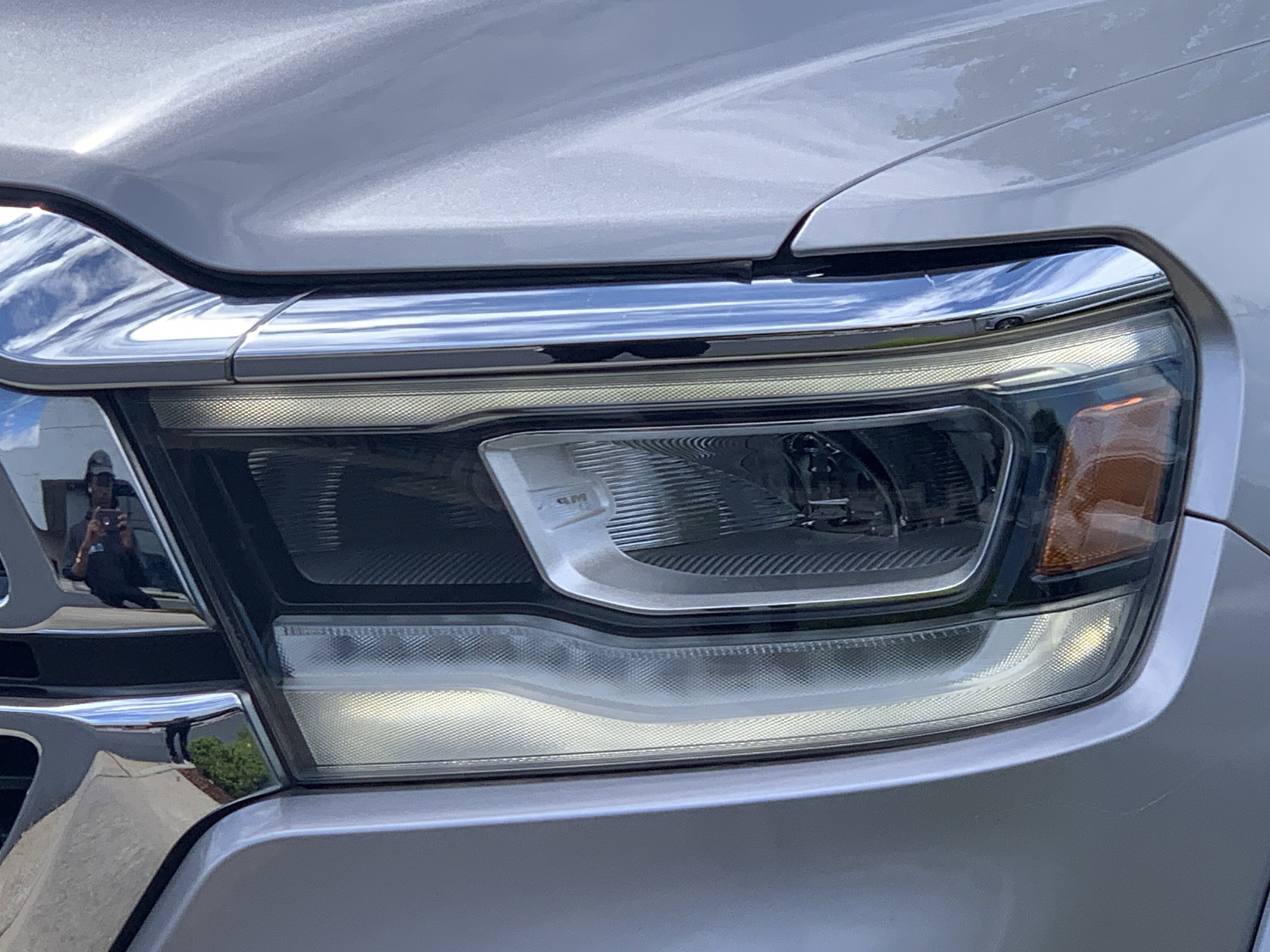 Used 2020 RAM 1500 Laramie AWD/4WD image 6