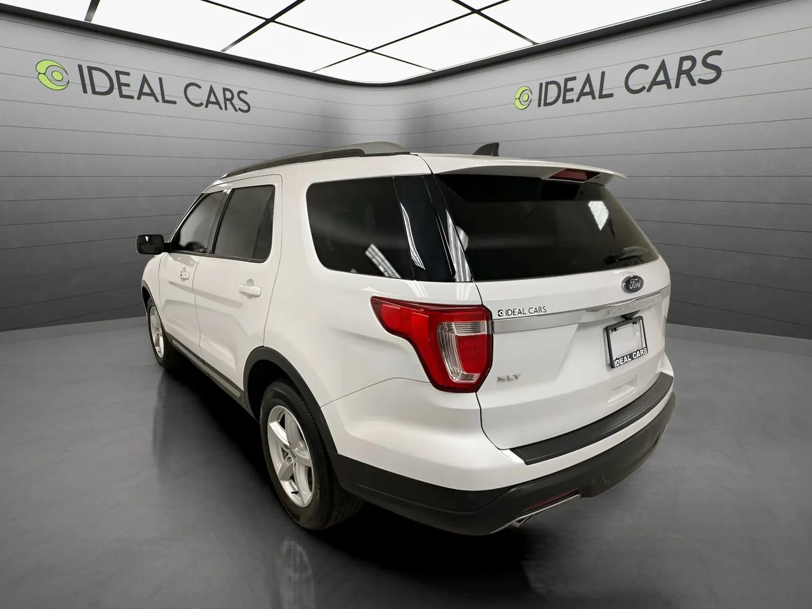 Used 2018 Ford Explorer XLT FWD image 7