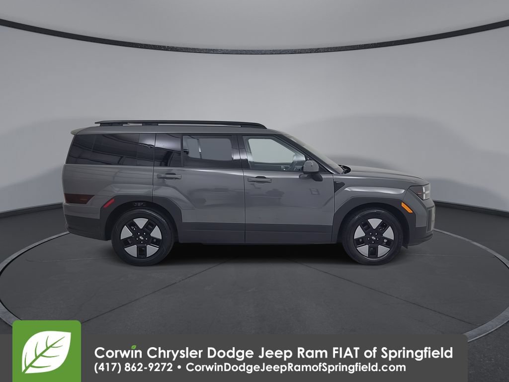 Used 2025 Hyundai Santa Fe SEL FWD image 17