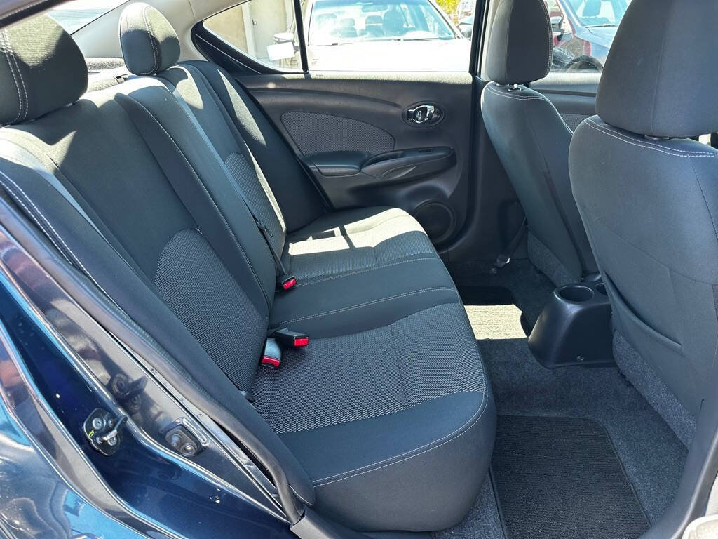 Used 2015 Nissan Versa SV FWD image 9