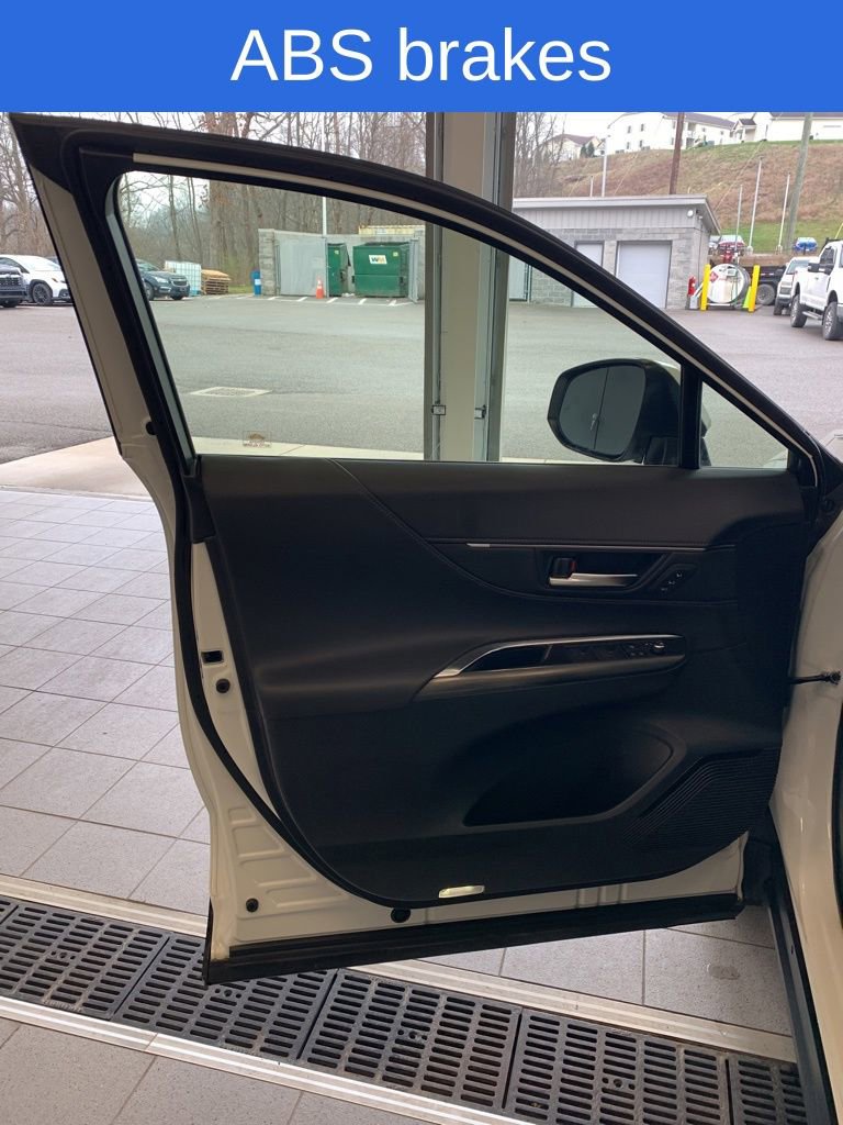 Used 2021 Toyota Venza XLE w/ Softex Package image 12