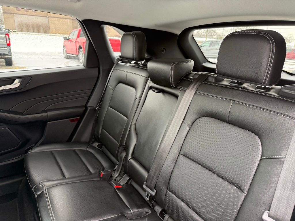 Used 2022 Ford Escape SEL image 16