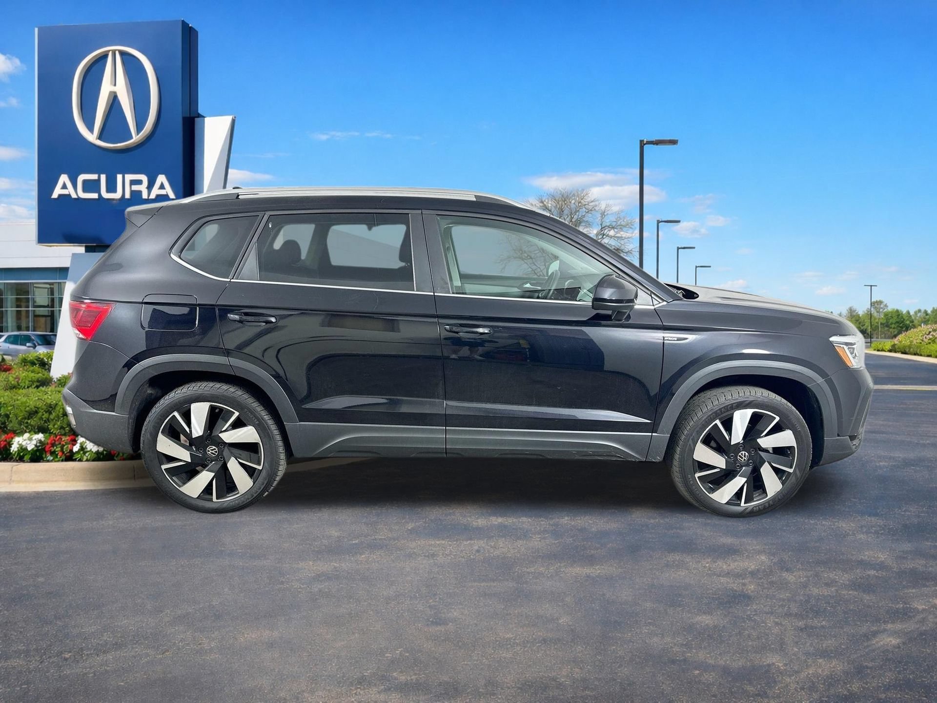 Used 2023 Volkswagen Taos SEL AWD/4WD image 10