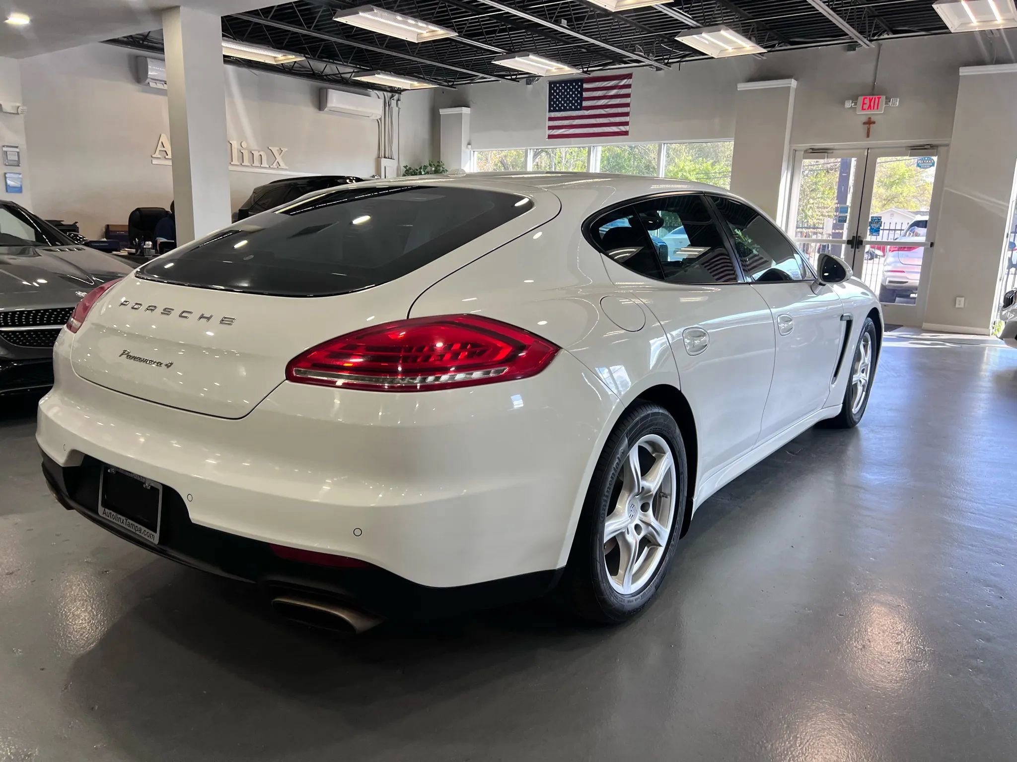 Used 2015 Porsche Panamera 4 AWD/4WD image 7