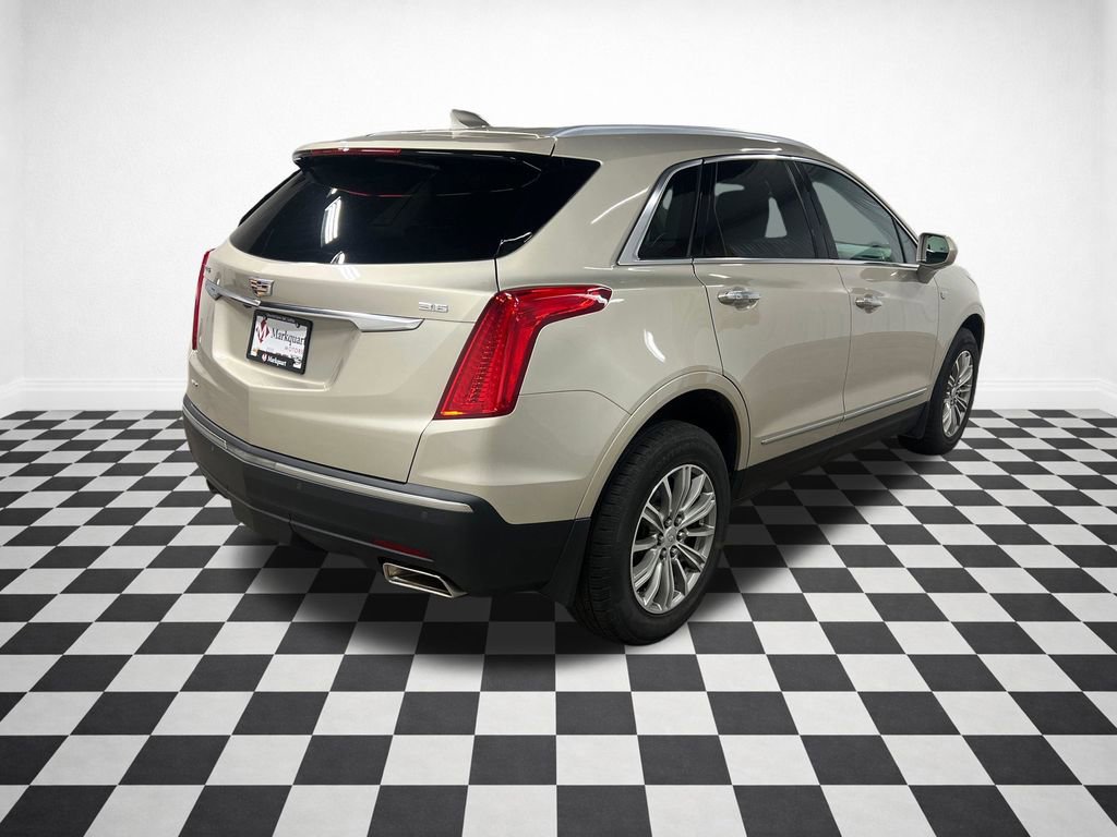 Used 2017 Cadillac XT5 Luxury w/ Driver Awareness Package AWD/4WD image 8
