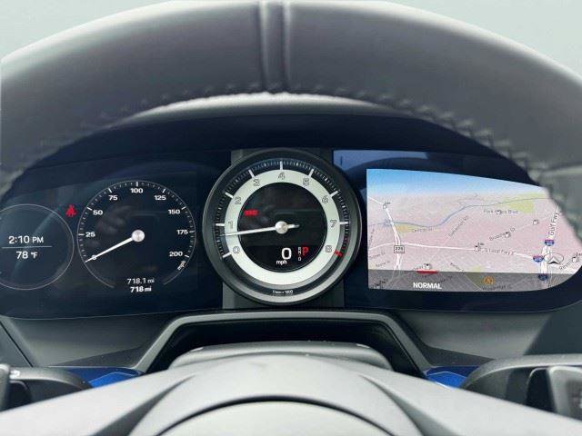 Used 2024 Porsche 911 Carrera RWD image 26