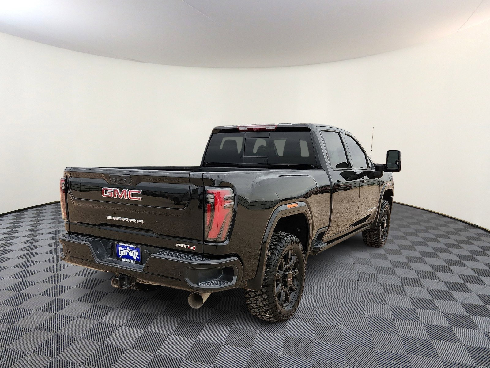 Used 2024 GMC Sierra 2500 AT4 w/ AT4 Premium Plus Package image 4