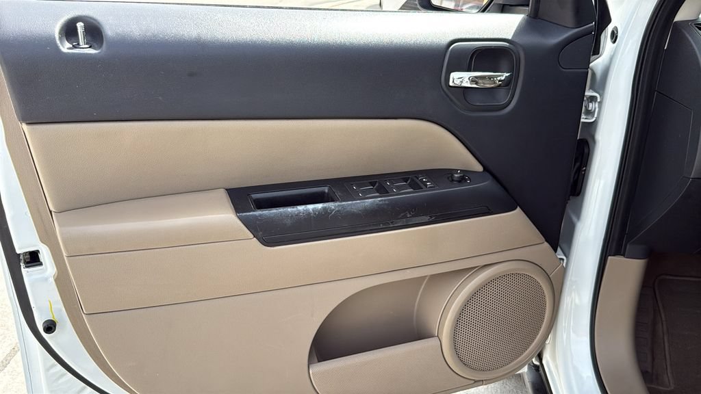 Used 2017 Jeep Patriot Latitude FWD image 19