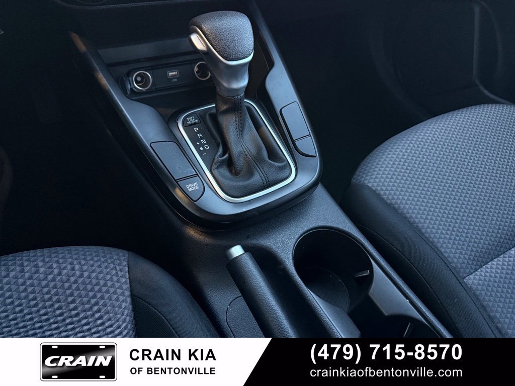 Certified 2025 Kia Soul LX w/ LX Technology Package FWD image 19