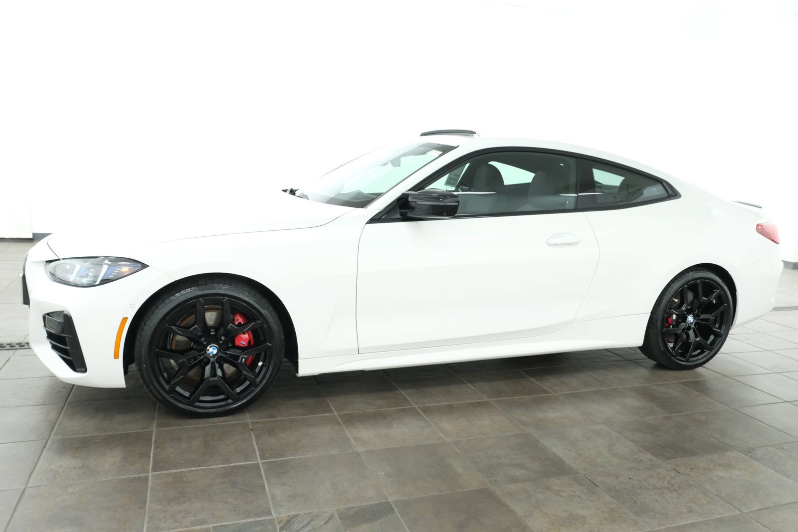 Used 2025 BMW 440i xDrive Coupe w/ Premium Package AWD/4WD image 2