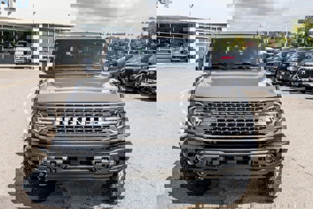 New 2025 Ford Bronco Badlands image 2