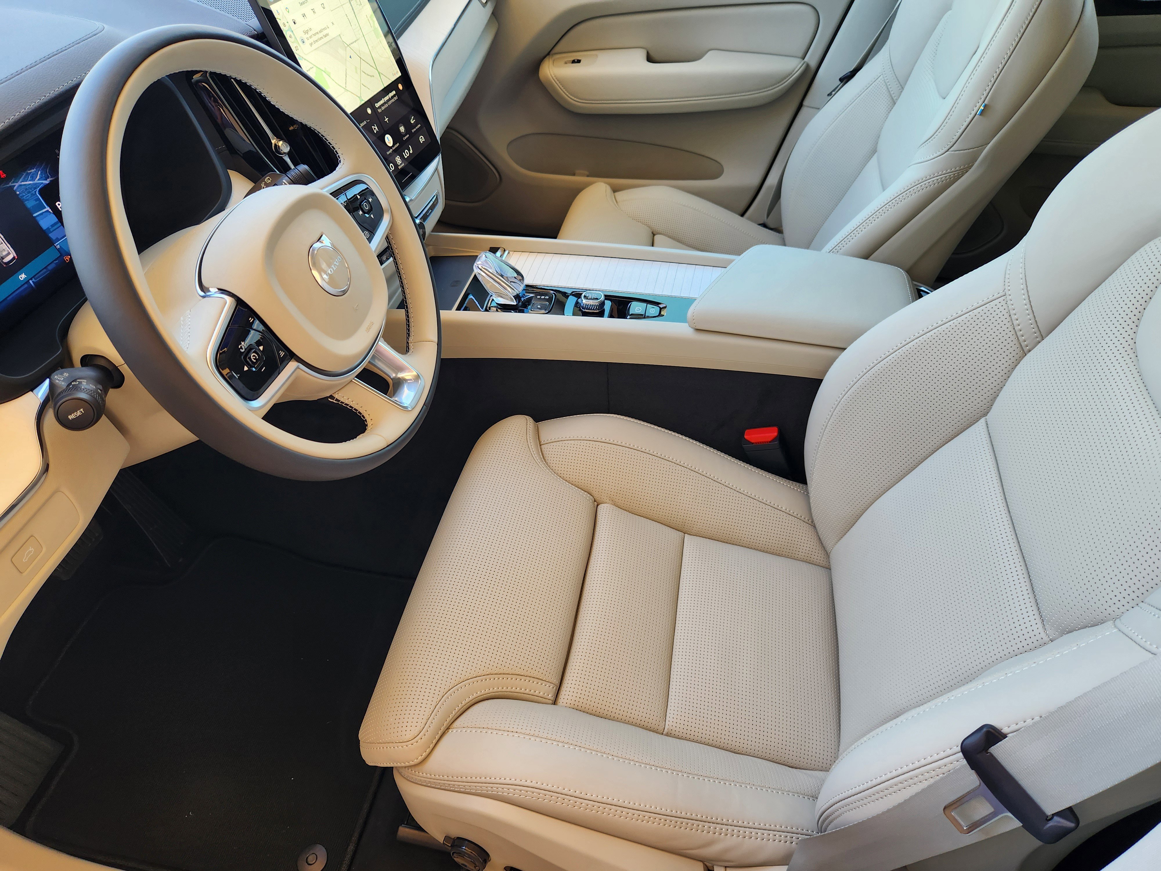 New 2026 Volvo XC60 B5 Ultra w/ Protection Package Premier AWD/4WD image 10