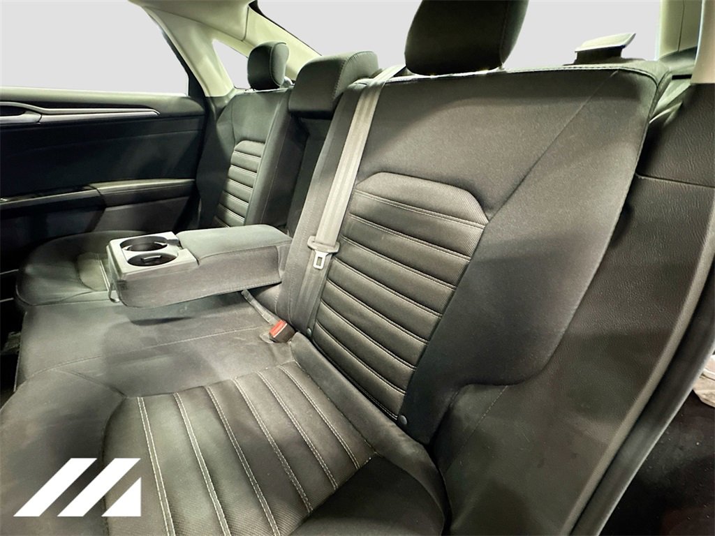 Used 2015 Ford Fusion SE image 24
