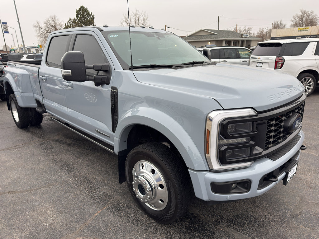 Used 2025 Ford F450 Platinum w/ FX4 Off-Road Package image 4