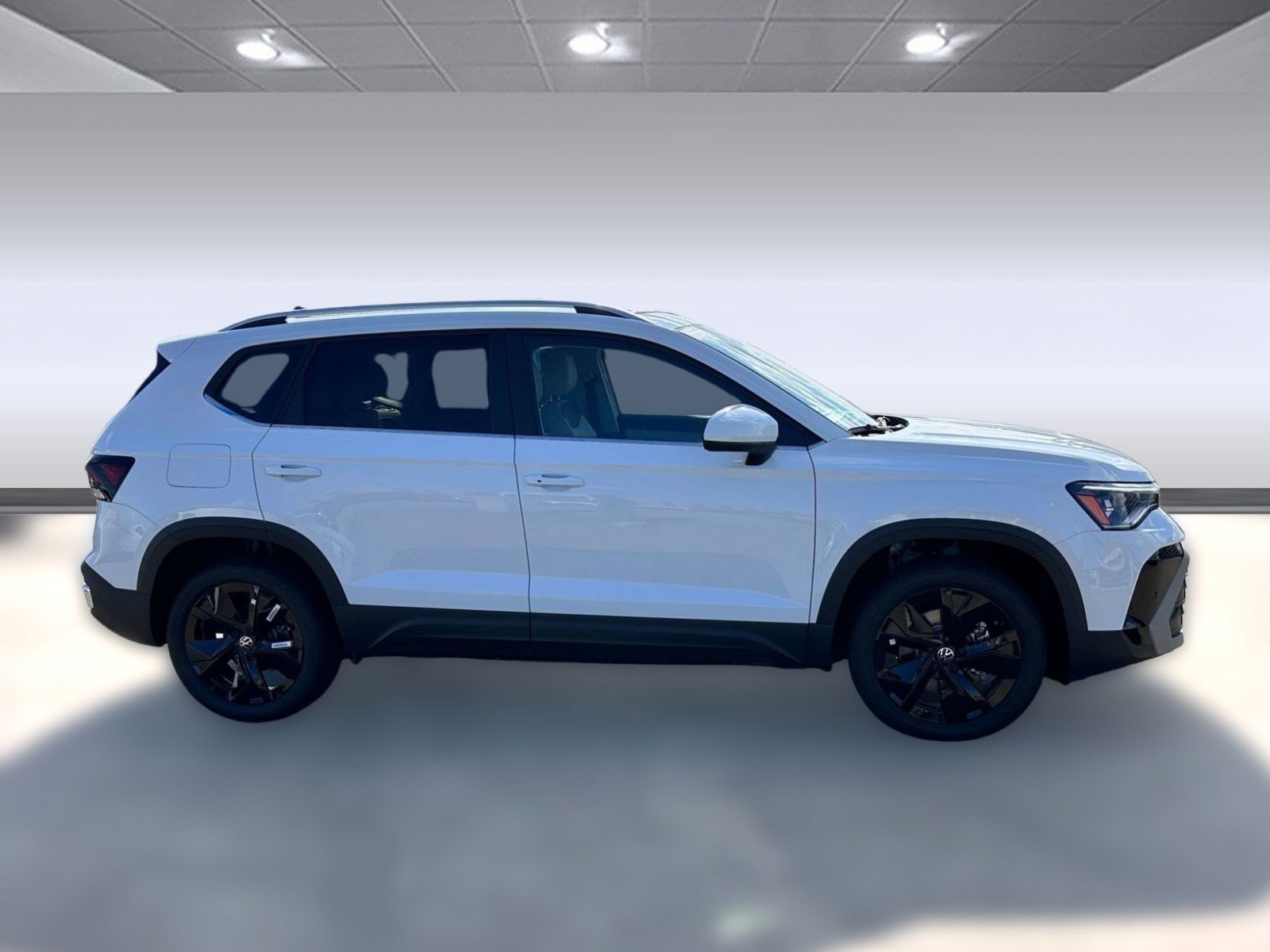 New 2026 Volkswagen Taos SE image 7