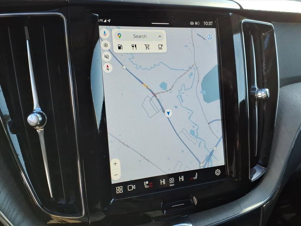 Used 2025 Volvo XC60 B5 Plus image 22