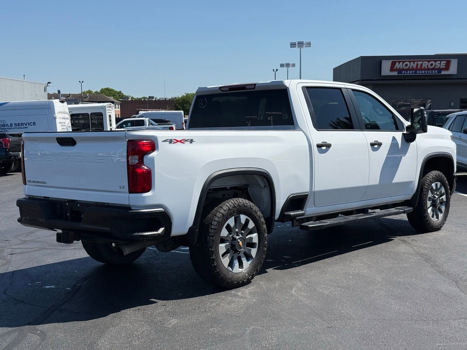 Used 2022 Chevrolet Silverado 2500 Custom w/ Custom Value Package AWD/4WD image 4
