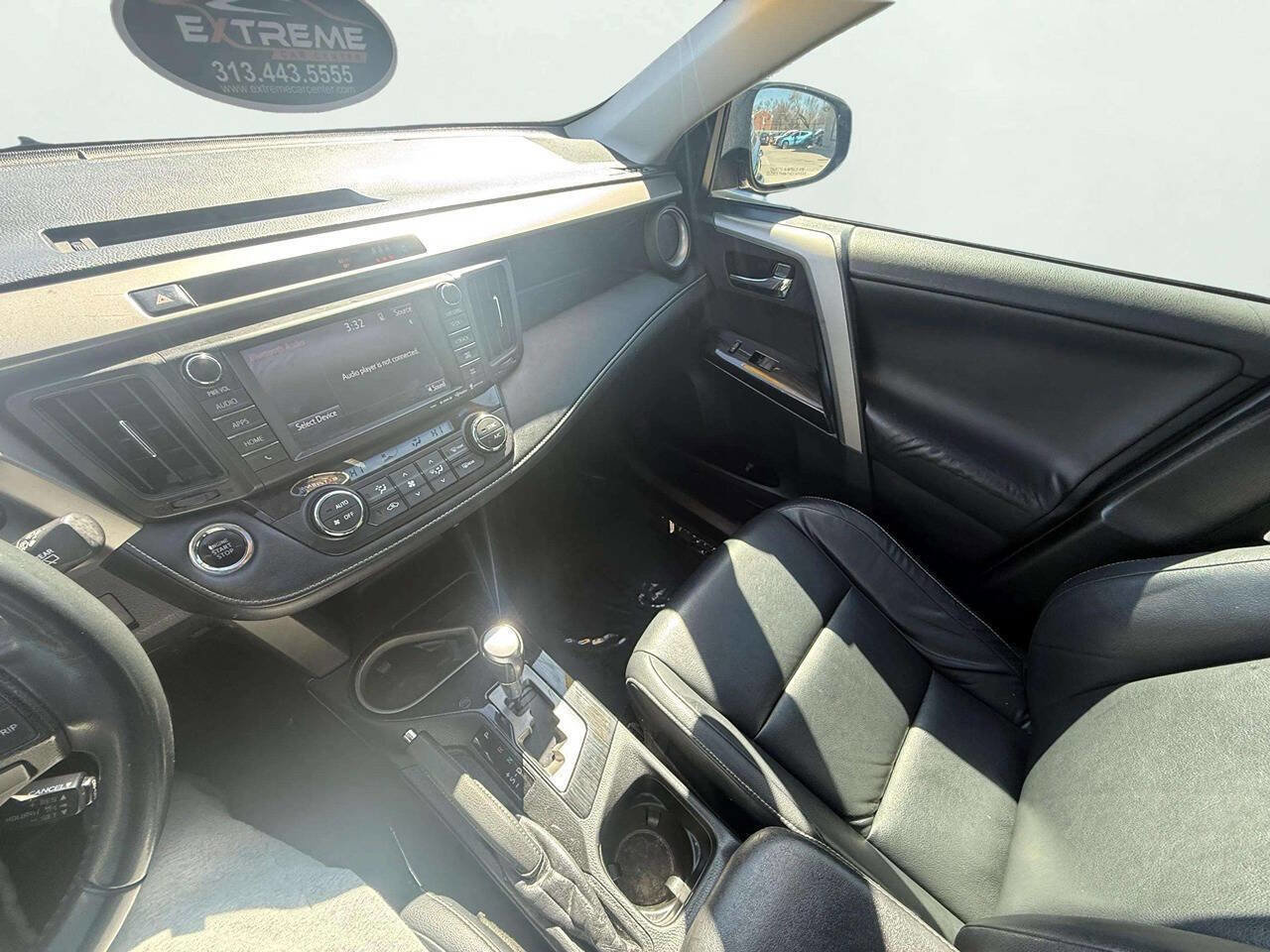 Used 2017 Toyota RAV4 Limited image 18