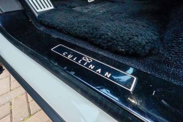 Used 2023 Rolls-Royce Cullinan Black Badge w/ Driver's Package image 52