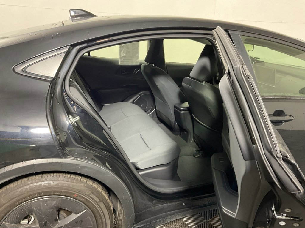 Used 2025 Toyota Prius LE image 33