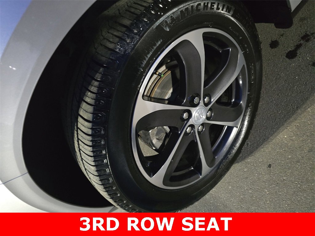 Used 2020 Buick Enclave Essence w/ Sport Touring Edition image 35