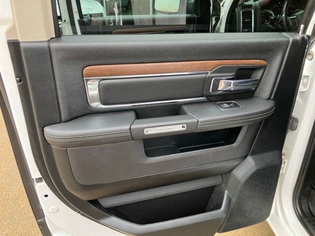 Used 2017 RAM 1500 Laramie AWD/4WD image 18
