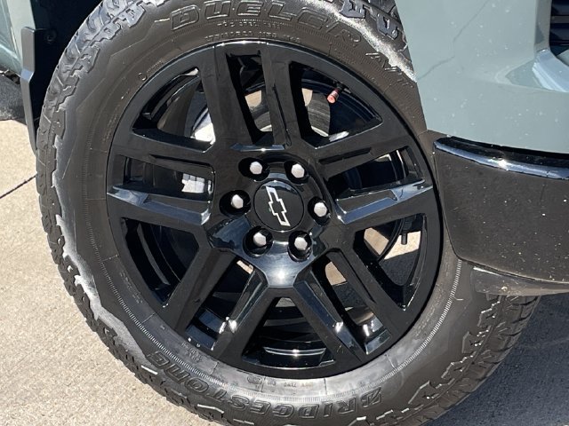 Used 2025 Chevrolet Silverado 1500 LT Trail Boss w/ LT Trail Boss Premium Package AWD/4WD image 9