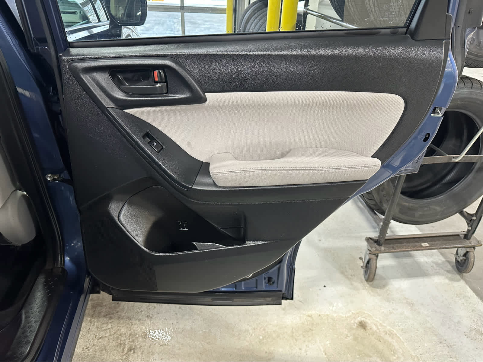 Used 2014 Subaru Forester 2.5i Premium w/ All-Weather Package image 34