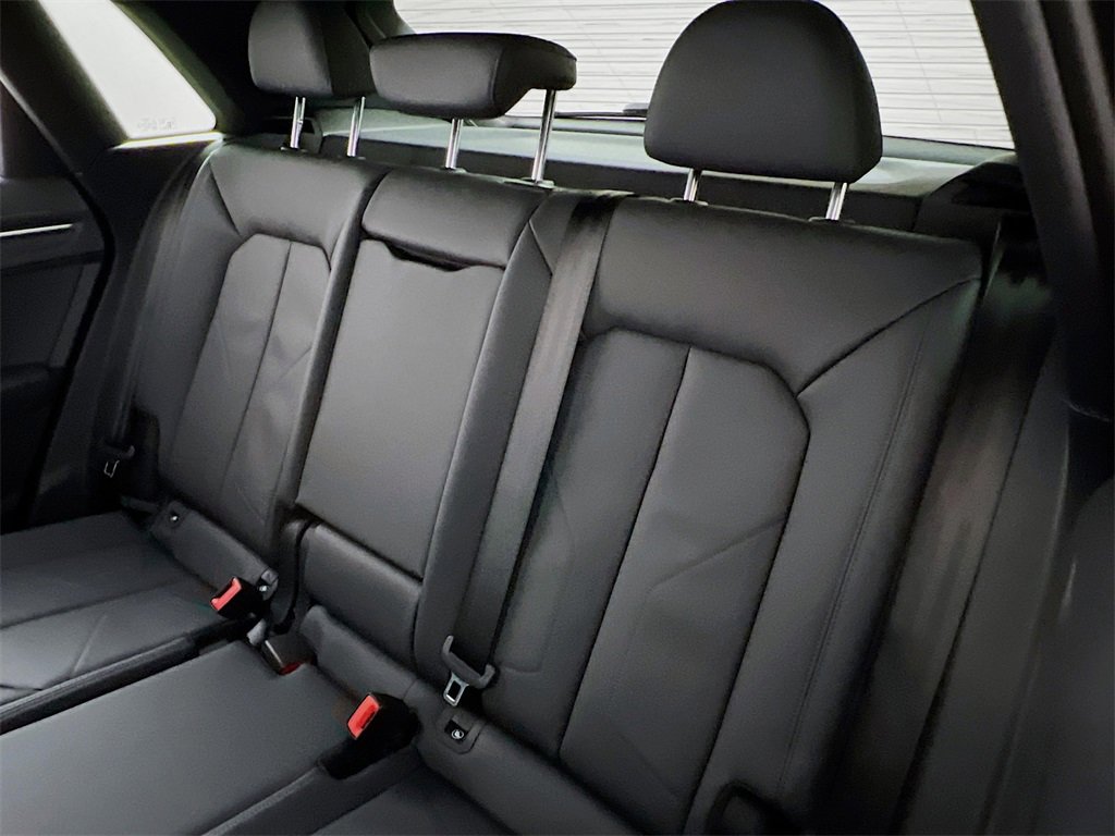 New 2025 Audi Q3 2.0T Premium image 21