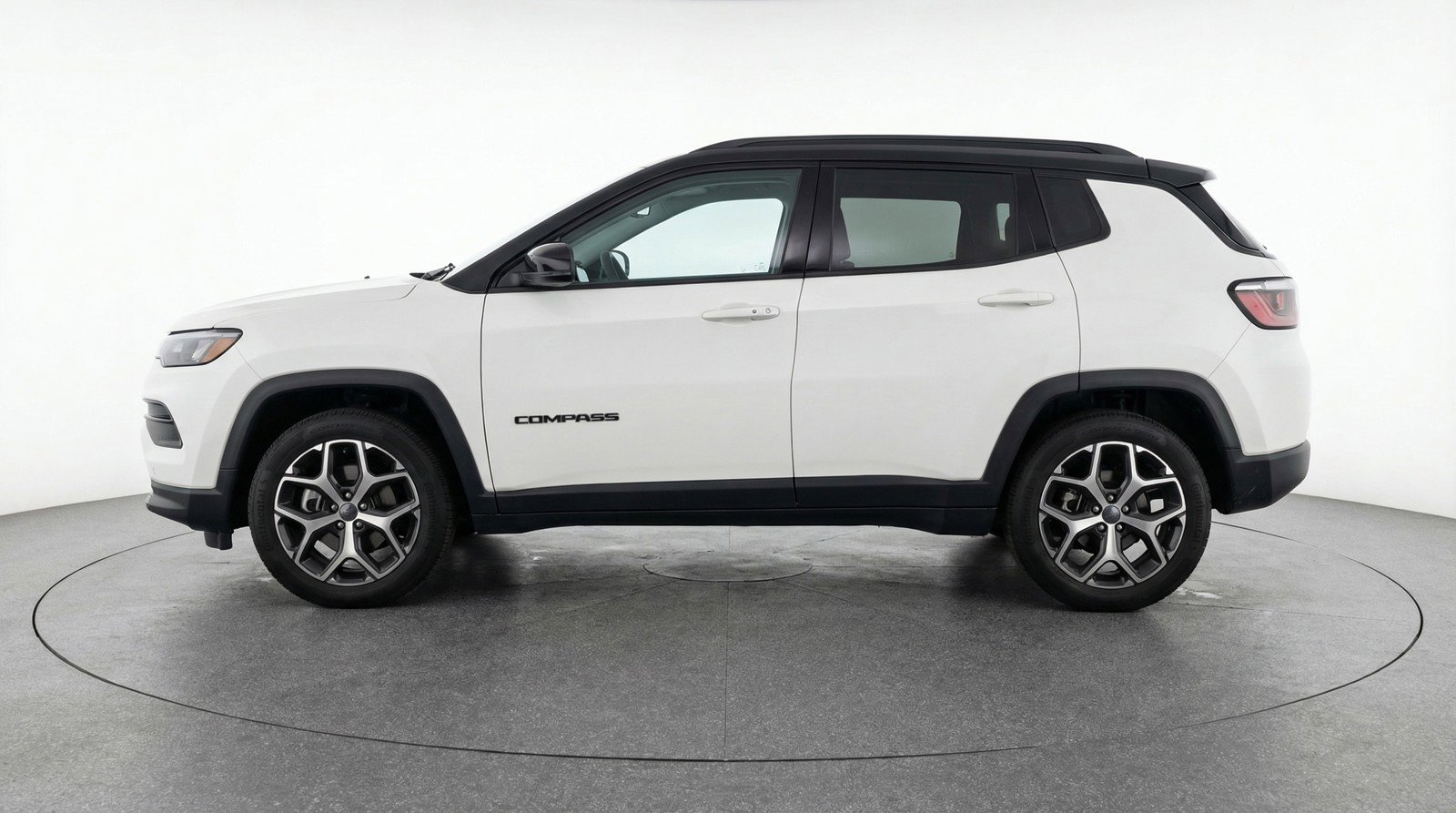 Used 2025 Jeep Compass Limited image 5