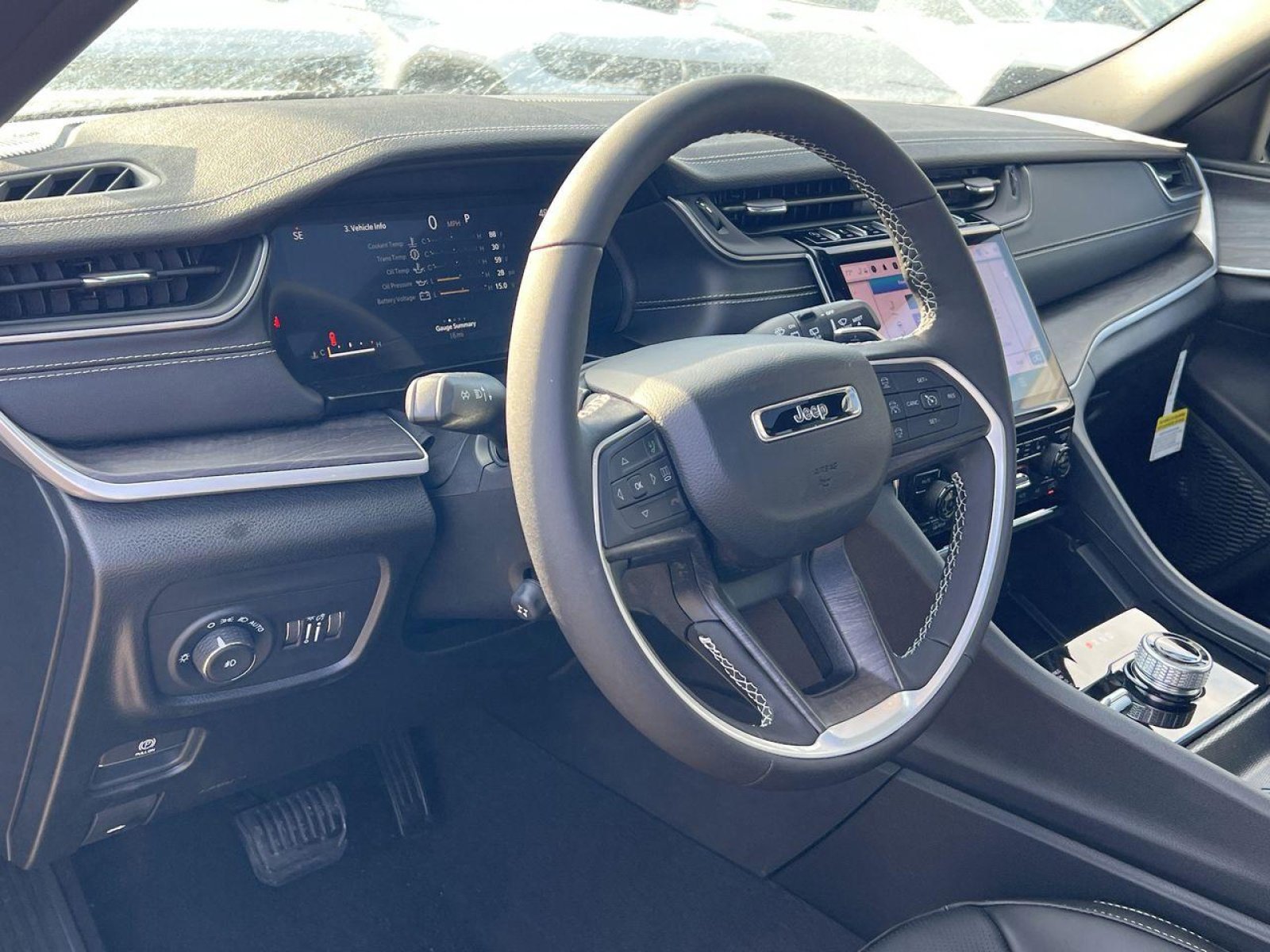 New 2025 Jeep Grand Cherokee L Limited w/ Luxury Tech Group II image 11