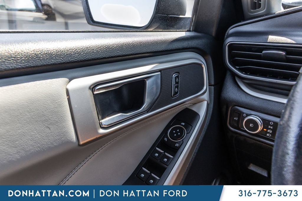 Used 2021 Ford Explorer XLT w/ Equipment Group 202A AWD/4WD image 12