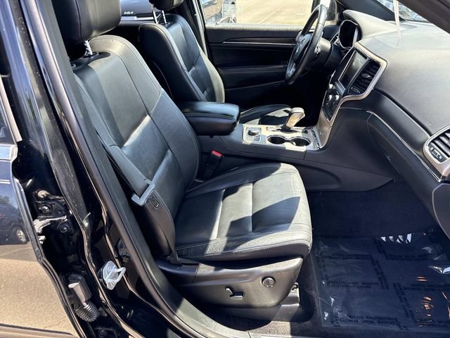 Used 2017 Jeep Grand Cherokee Limited AWD/4WD image 9