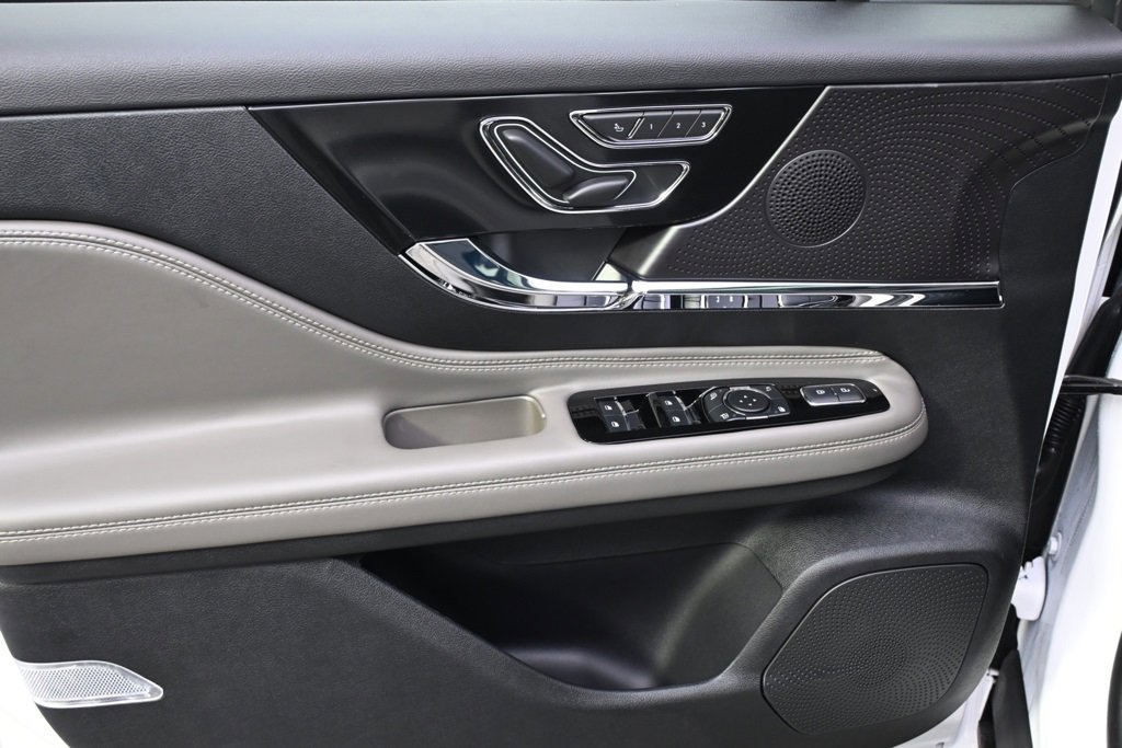 New 2026 Lincoln Corsair Reserve w/ Jet Appearance Package image 22
