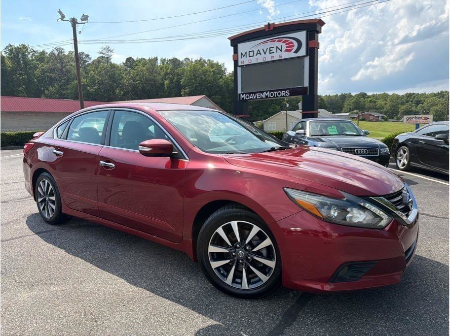 Used 2017 Nissan Altima 2.5 SL w/ 2.5 Technology Package