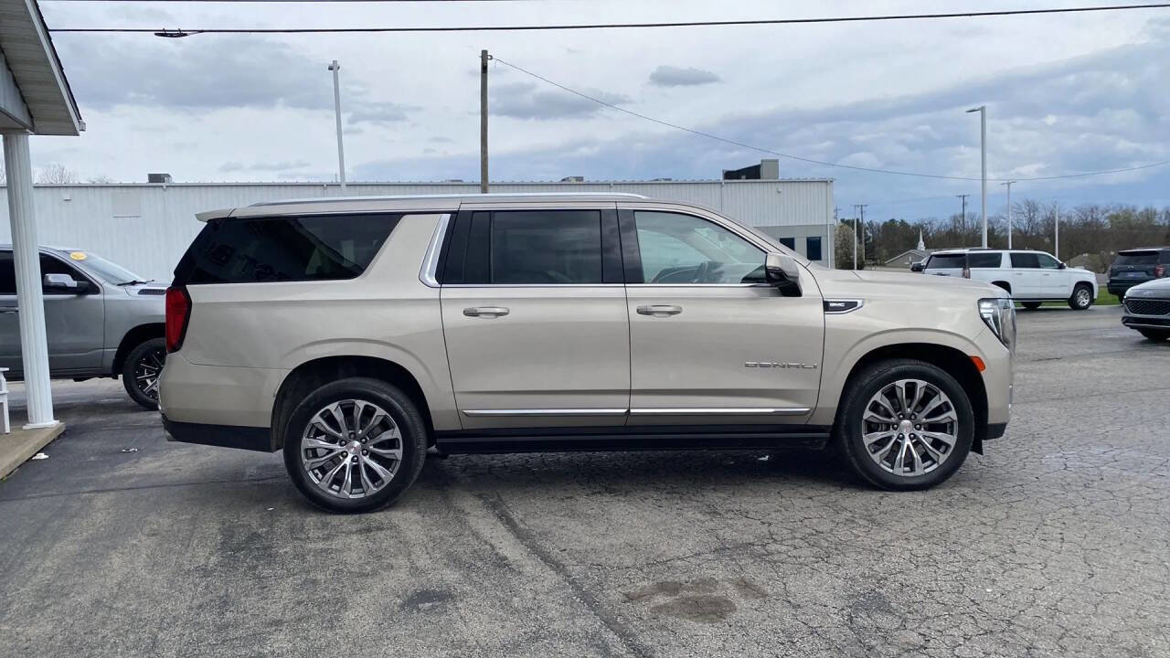 Used 2021 GMC Yukon XL Denali w/ Denali Premium Package image 8