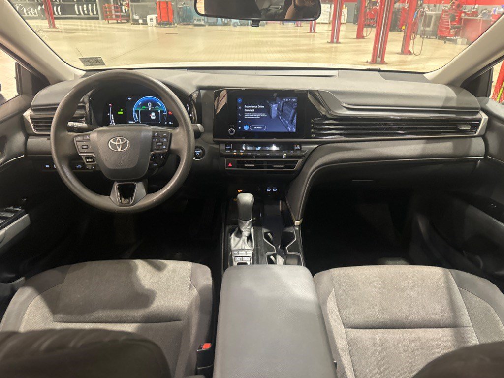 Used 2025 Toyota Camry LE FWD image 41