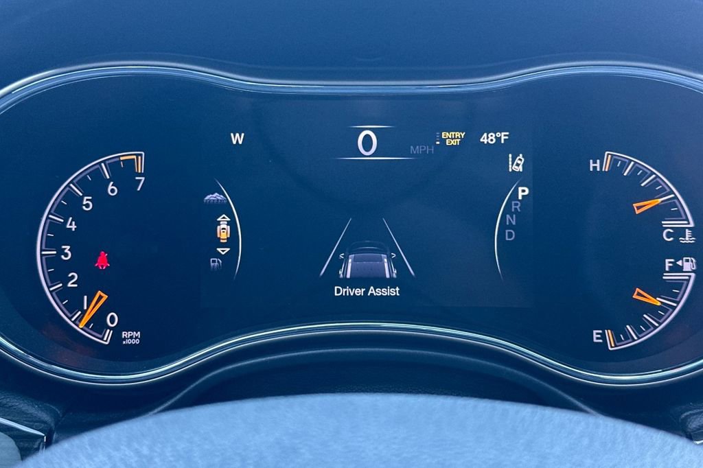 Used 2017 Jeep Grand Cherokee Overland w/ Jeep Active Safety Group image 26