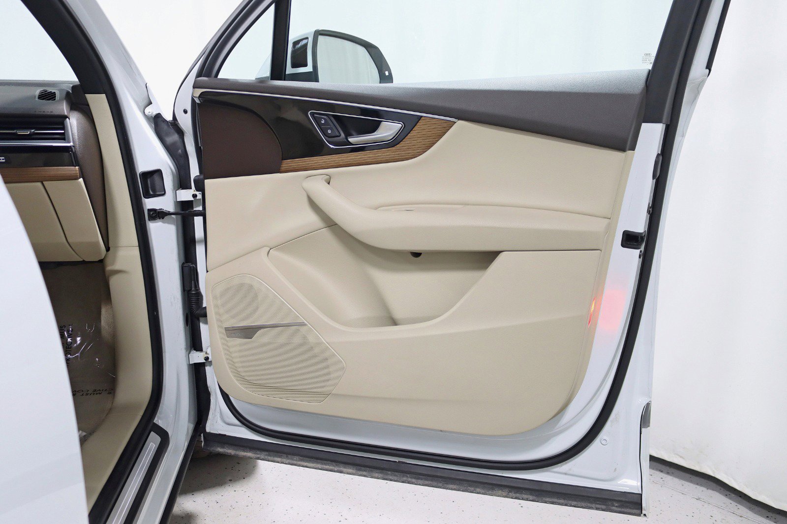 Used 2017 Audi Q7 3.0T Prestige image 39