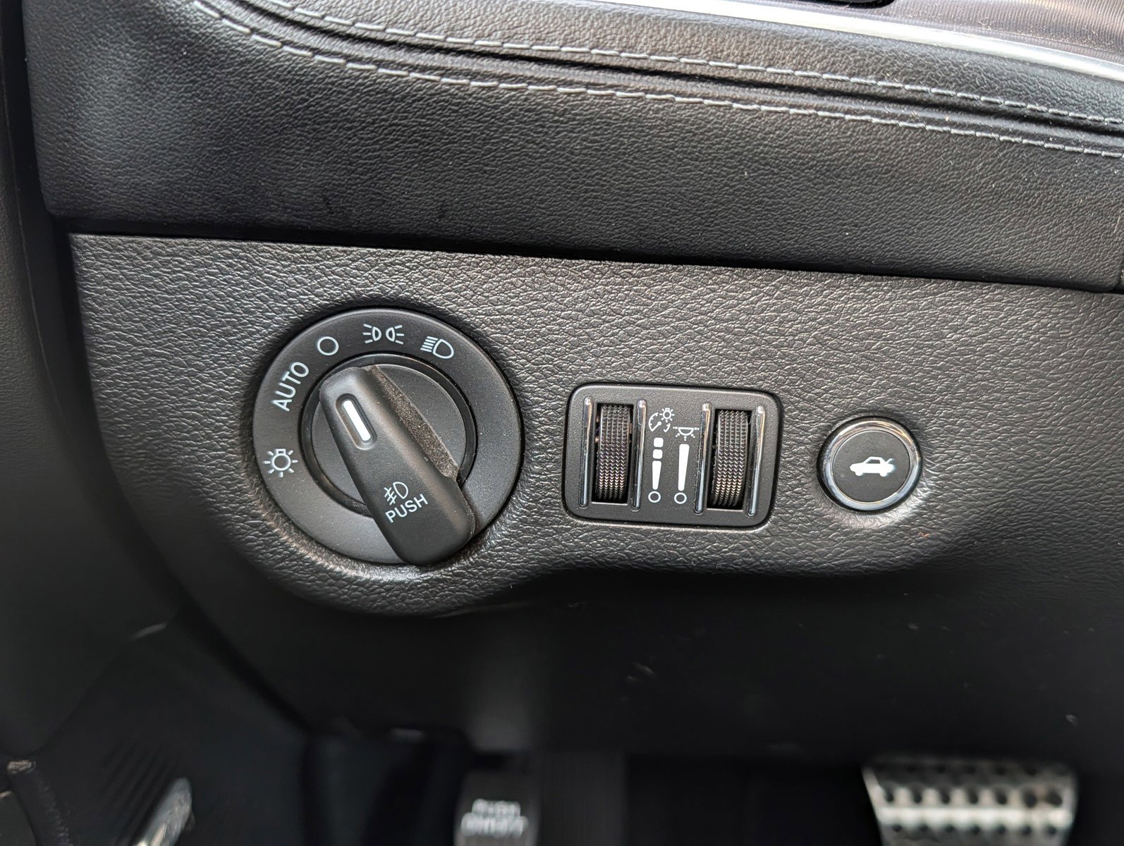 Used 2021 Dodge Challenger GT w/ Plus Package image 32