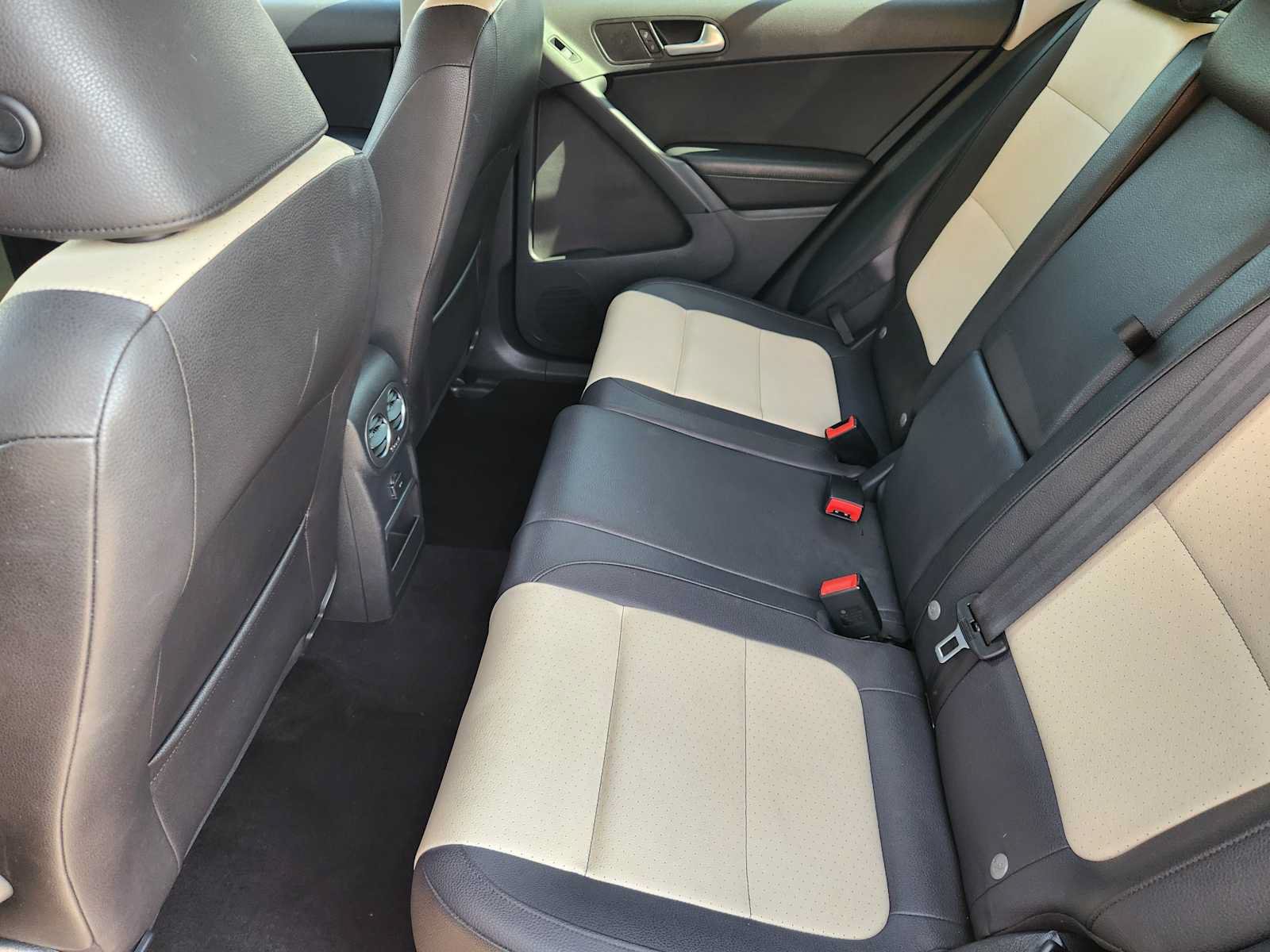 Used 2016 Volkswagen Tiguan S FWD image 28
