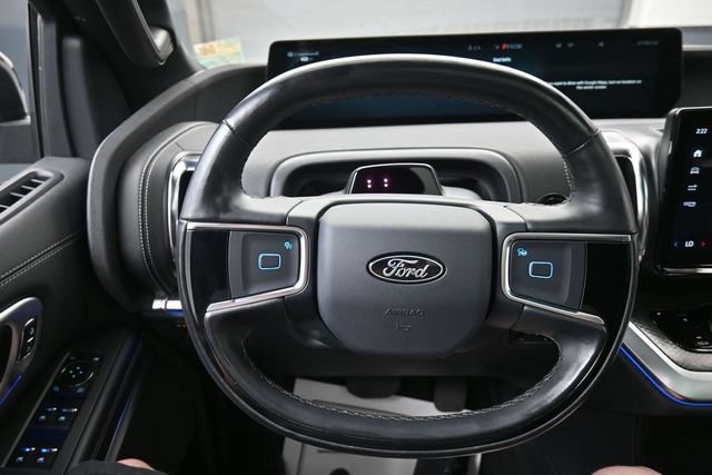Used 2025 Ford Expedition Max Platinum w/ Stealth Appearance Package AWD/4WD image 8